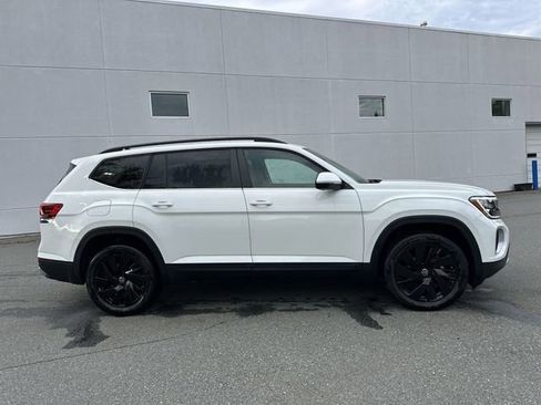 New 2025 Volkswagen Atlas SE image 6