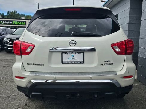 Used 2018 Nissan Pathfinder Platinum AWD/4WD image 4