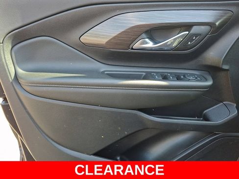 Used 2024 GMC Terrain SLE AWD/4WD image 13