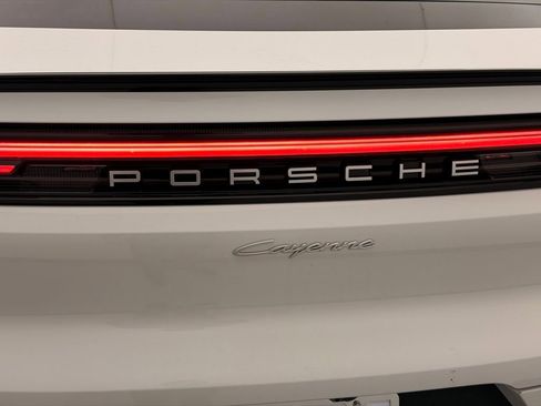 Used 2024 Porsche Cayenne Coupe image 39