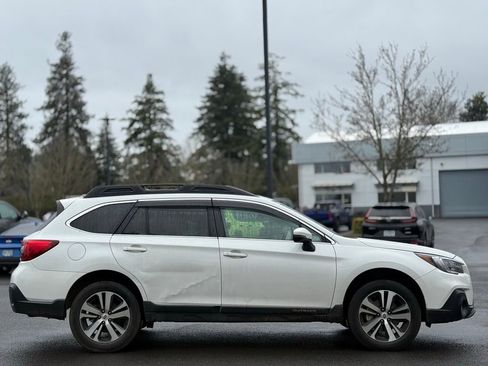 Used 2018 Subaru Outback 2.5i Limited image 6
