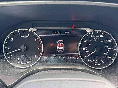 Used 2025 Nissan Rogue S AWD/4WD image 19