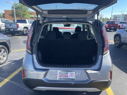 Used 2025 Kia Soul LX w/ LX Technology Package FWD image 33