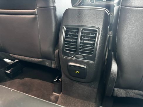 Used 2017 Ford Escape SE w/ Equipment Group 201A FWD image 16