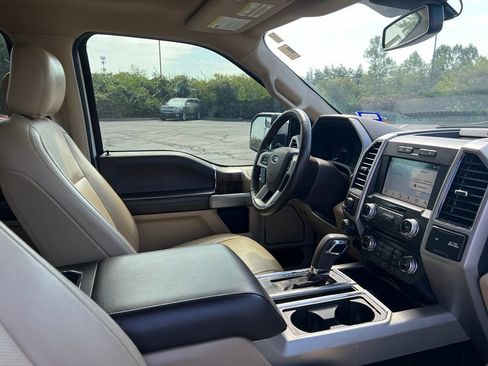 Used 2018 Ford F150 Lariat w/ Equipment Group 502A Luxury AWD/4WD image 9