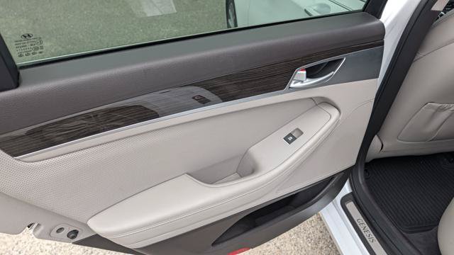 Used 2015 Hyundai Genesis 3.8 RWD image 20