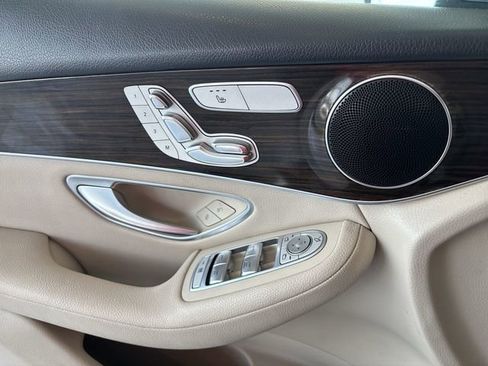 Used 2019 Mercedes-Benz GLC 300 w/ Premium Package image 25