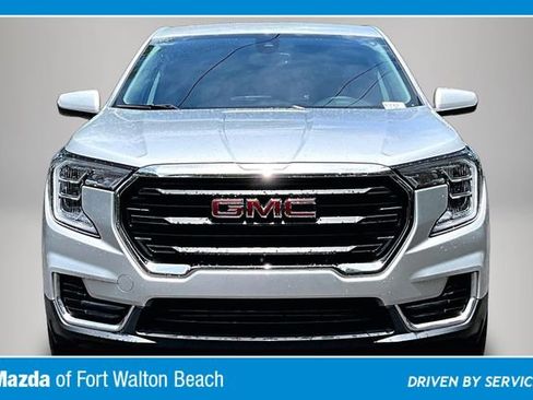 Used 2022 GMC Terrain SLE FWD image 3