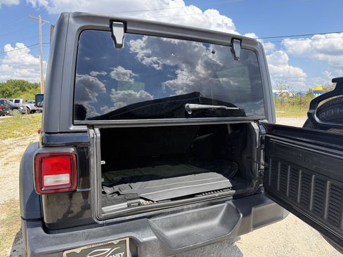 Used 2020 Jeep Wrangler Unlimited Sport S AWD/4WD image 18