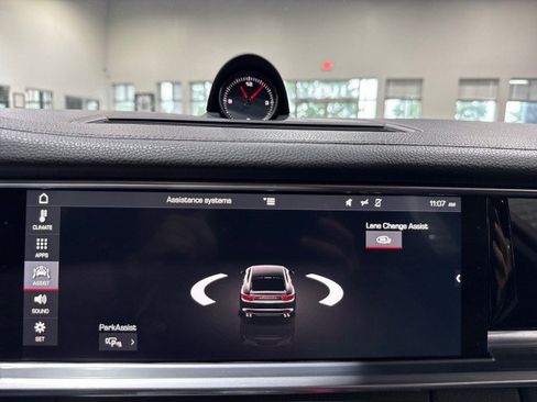 Used 2018 Porsche Panamera RWD image 82