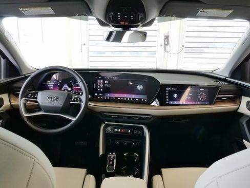 New 2025 Audi Q5 Prestige image 18