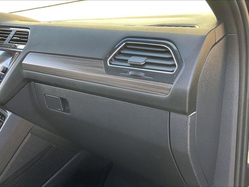 Certified 2022 Volkswagen Tiguan SEL R-Line image 16
