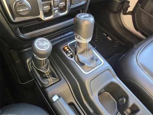 Used 2022 Jeep Wrangler Unlimited Sahara image 28