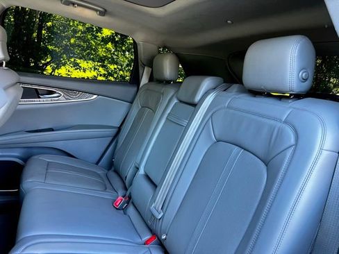 Used 2019 Lincoln Nautilus Reserve image 23