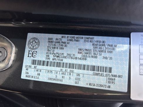 Used 2025 Ford Escape SE FWD image 36