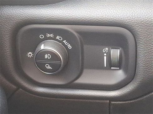 Used 2023 RAM 3500 Tradesman w/ Chrome Appearance Group image 32