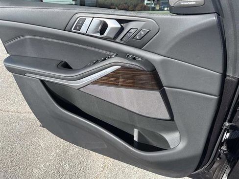 Used 2021 BMW X5 xDrive40i w/ Premium Package image 13