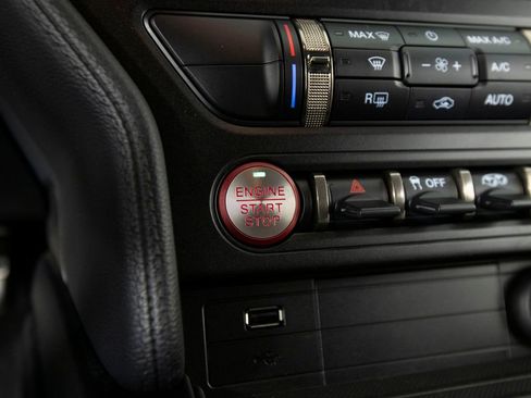 Used 2022 Ford Mustang Shelby GT500 w/ Carbon Fiber Track Pack image 22