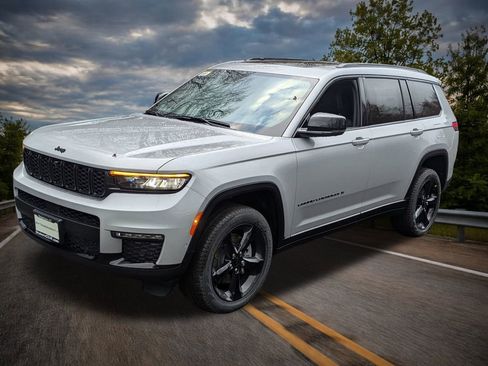 New 2025 Jeep Grand Cherokee L Limited w/ Luxury Tech Group II image 7