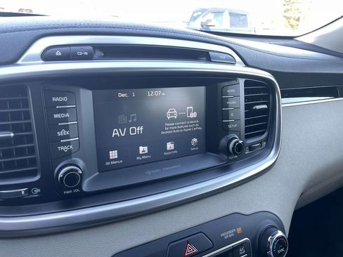 Used 2019 Kia Sorento LX w/ LX V6 Convenience Package image 38