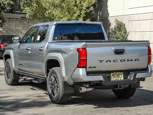 New 2025 Toyota Tacoma TRD Sport image 6