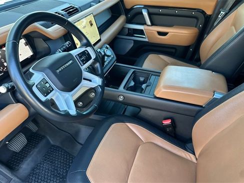 Certified 2023 Land Rover Defender 130 X-Dynamic SE image 9