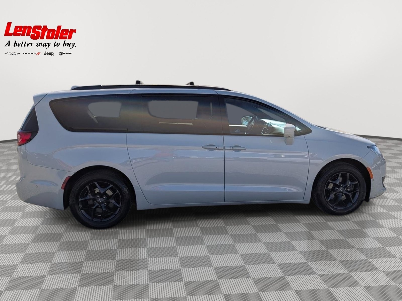 Used 2020 Chrysler Pacifica Touring-L Plus FWD image 6