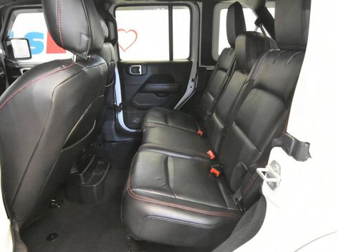Used 2018 Jeep Wrangler Unlimited Rubicon AWD/4WD image 15