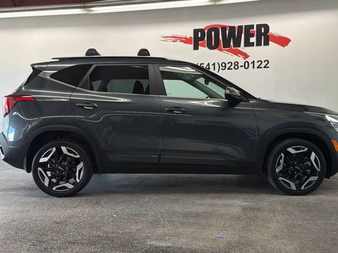 Used 2024 Kia Seltos SX AWD/4WD image 2