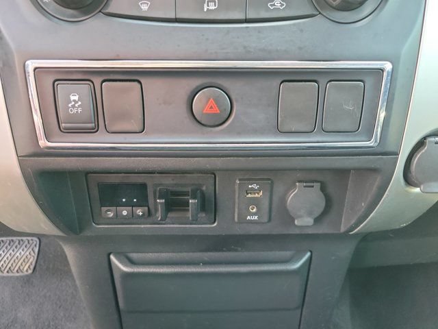 Used 2018 Nissan Titan SV RWD image 17