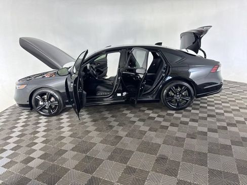 Used 2025 Honda Accord Sport image 12