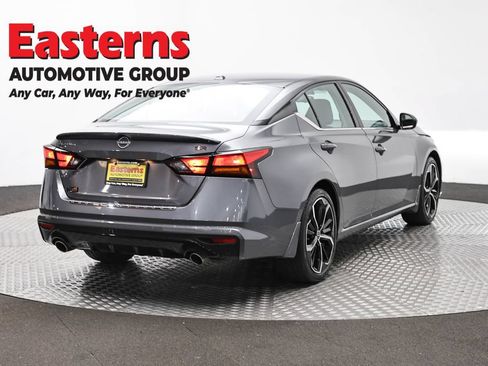 Used 2023 Nissan Altima 2.5 SR FWD image 4