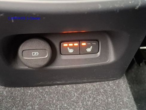 Certified 2023 Volvo XC40 B5 Plus w/ Climate Package image 13