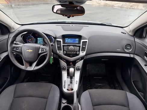 Used 2016 Chevrolet Cruze LT image 16