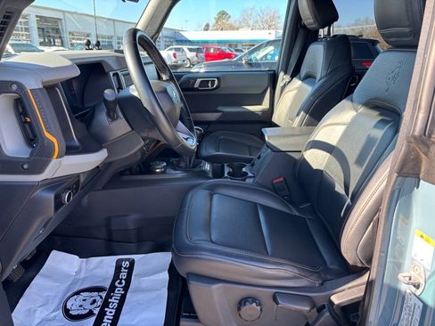 Used 2023 Ford Bronco Badlands image 11