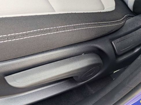 Used 2025 Hyundai Venue SEL image 21