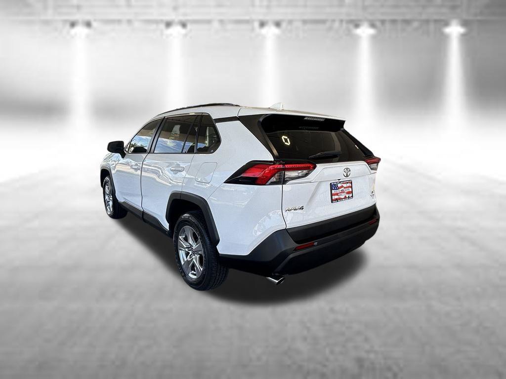 Used 2022 Toyota RAV4 XLE w/ Convenience Package FWD image 7