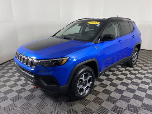 Used 2022 Jeep Compass Trailhawk w/ Trailhawk Elite Group AWD/4WD image 12