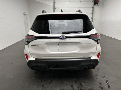 Used 2025 Subaru Forester Premium w/ Convenience Package #1 image 8