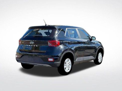 Certified 2026 Hyundai Venue SE FWD image 7