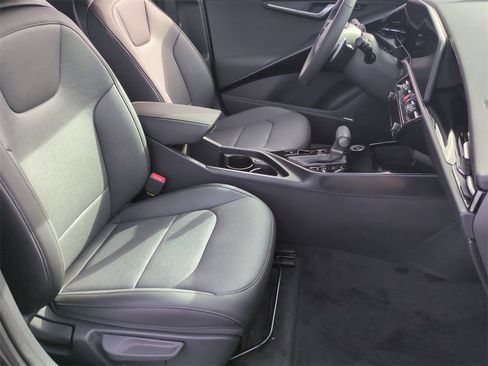 New 2025 Kia Niro SX Touring image 30