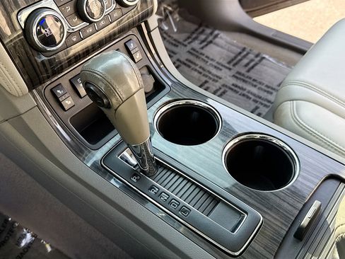 Used 2014 Chevrolet Traverse LT image 12