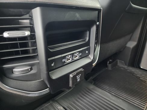 Used 2025 RAM 3500 Laramie image 38