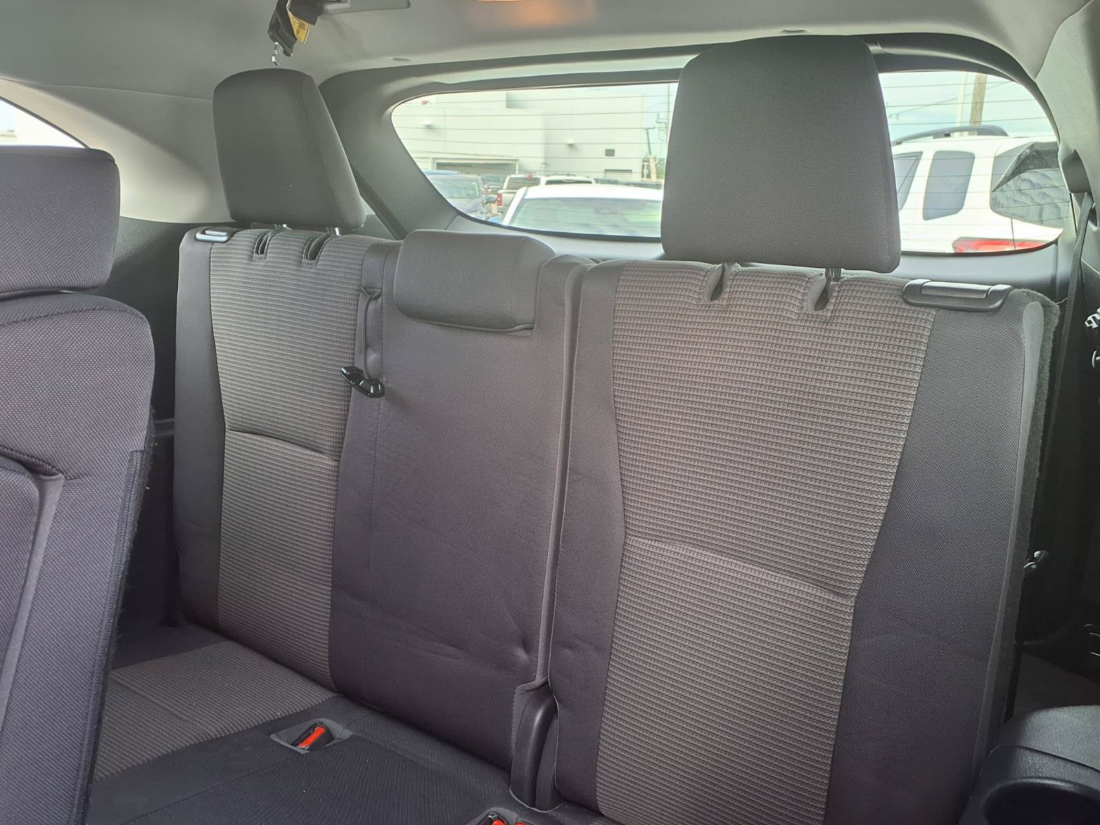 Used 2022 Toyota Highlander LE FWD image 19