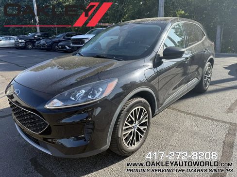 Used 2022 Ford Escape SE FWD image 1