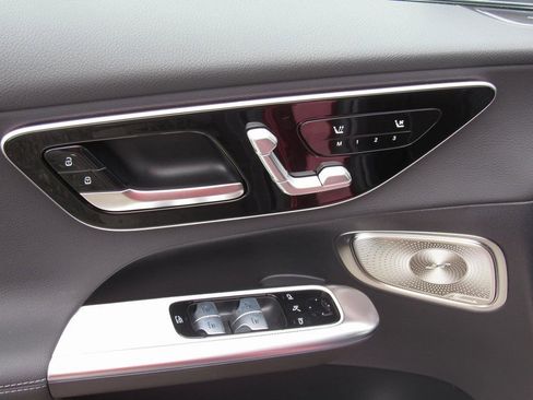 New 2025 Mercedes-Benz GLC 300 4MATIC image 13