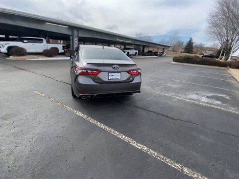 Used 2024 Toyota Camry SE image 6