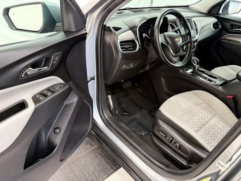 Used 2024 Chevrolet Equinox LT image 32