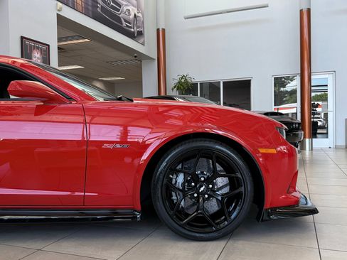 Used 2015 Chevrolet Camaro Z/28 RWD image 9