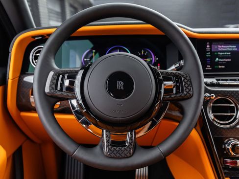 New 2026 Rolls-Royce Cullinan Black Badge image 35